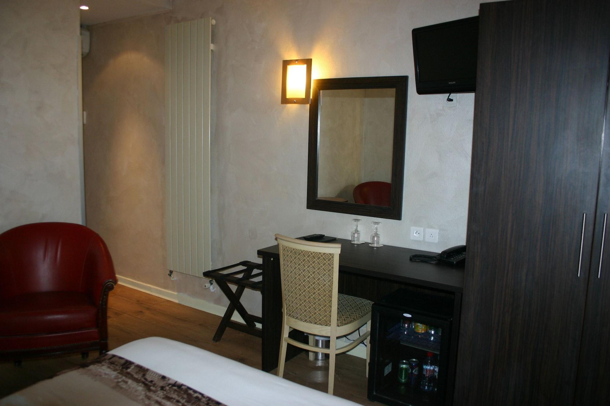 Hotel Derby Eiffel Paris Bagian luar foto