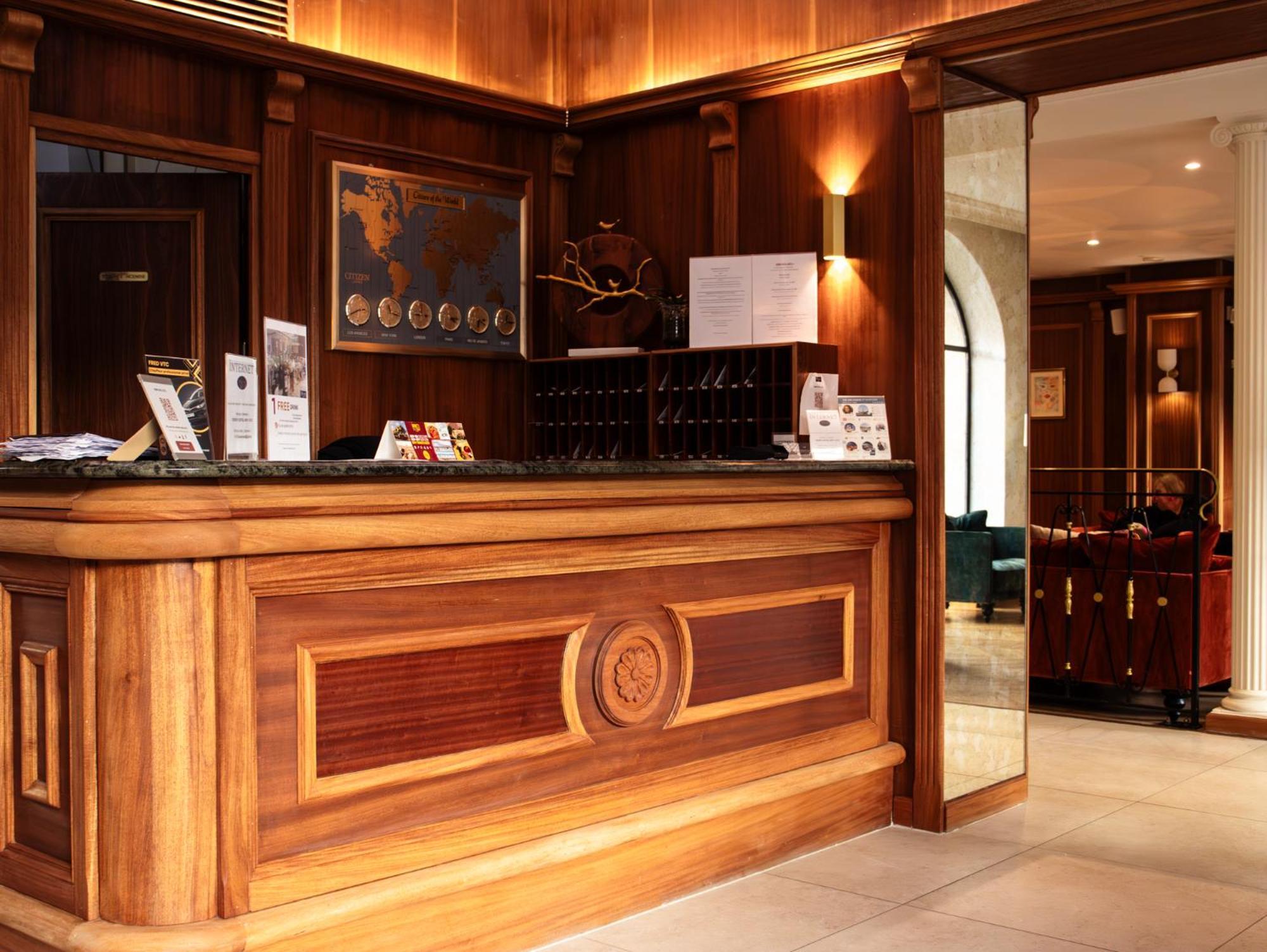 Hotel Derby Eiffel Paris Bagian luar foto